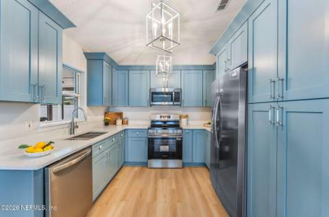 2045 Willesdon Drive, Jacksonville FL - photo 8 of 35