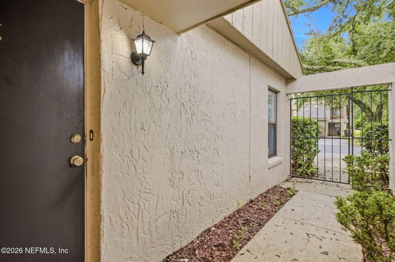 2 bedroom Townhouse at 8468 Windypine Lane, Whispering Pines, Jacksonville — photo 3