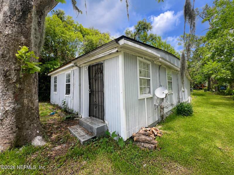 3 bedroom Single Family Residence at 8903 Washington Avenue, Thompsons Riverview, Jacksonville — photo 3