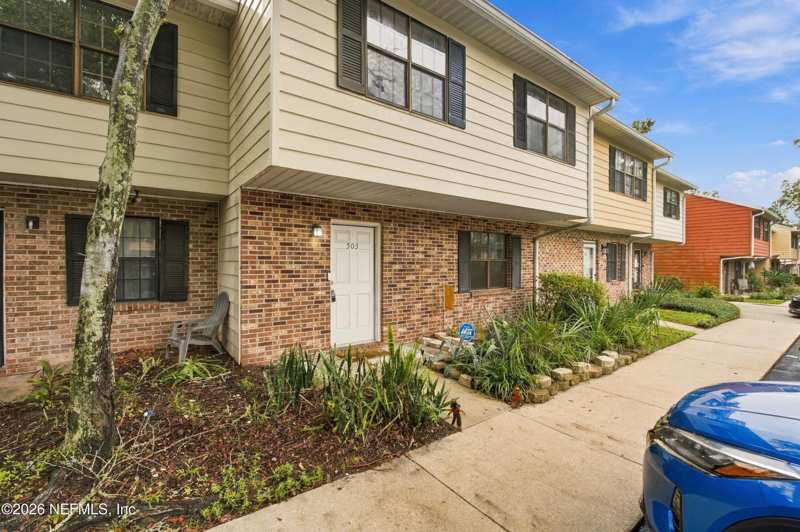 3 bedroom Townhouse at 503 Kettering Way, Olde Concord Village, Orange Park — photo 1