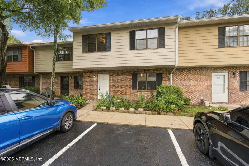 3 bedroom Townhouse at 503 Kettering Way, Olde Concord Village, Orange Park — photo 2