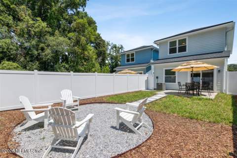 913 S 7th Street, Fernandina Beach FL - photo 6 of 32