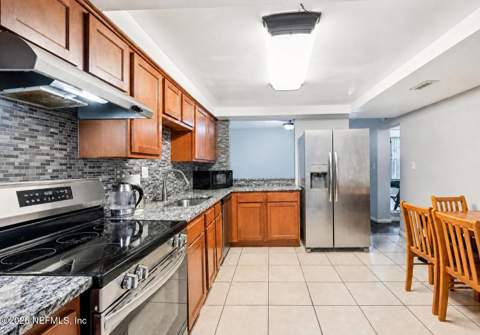7178 Cypress Cove Road #25, Jacksonville FL - photo 7 of 19