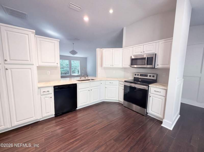 3 bedroom Single Family Residence at 4814 Dale Court, Black Creek Park, Middleburg — photo 3