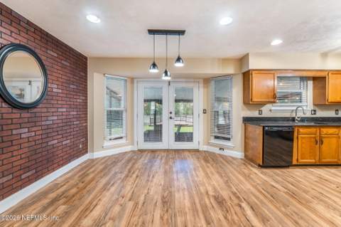2051 Oak Water Drive, Jacksonville FL - photo 11 of 31