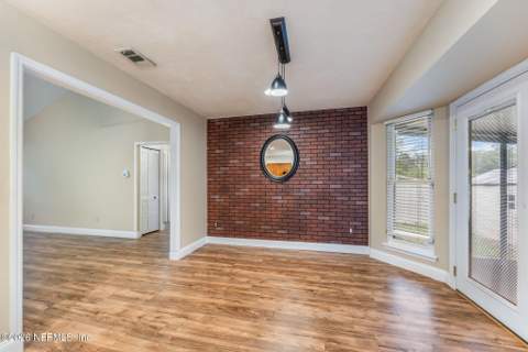 2051 Oak Water Drive, Jacksonville FL - photo 10 of 31