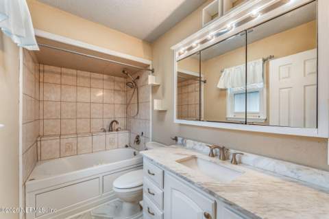 2051 Oak Water Drive, Jacksonville FL - photo 19 of 31