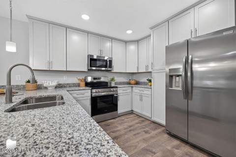 817 Jackson Road, Jacksonville FL - photo 9 of 26