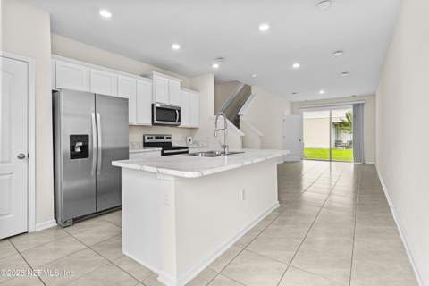 8207 Larose Road, Jacksonville FL - photo 7 of 27