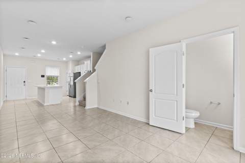 8207 Larose Road, Jacksonville FL - photo 13 of 27