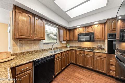 8249 Old Port Circle, Jacksonville FL - photo 16 of 73