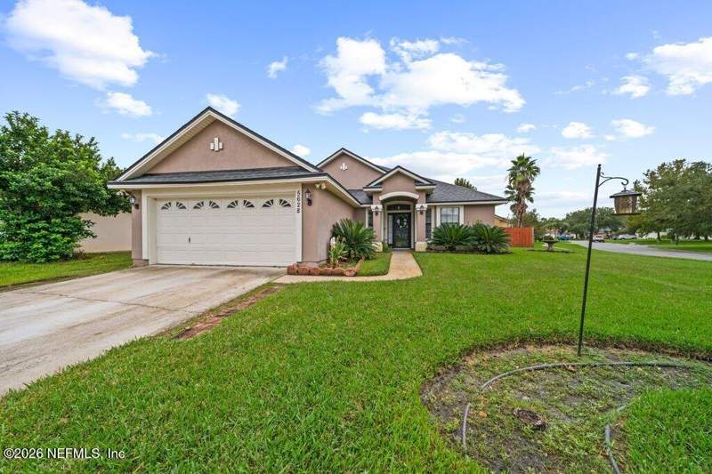 3 bedroom Single Family Residence at 5628 Ashleigh Park Drive, Westland Station, Jacksonville — photo 2