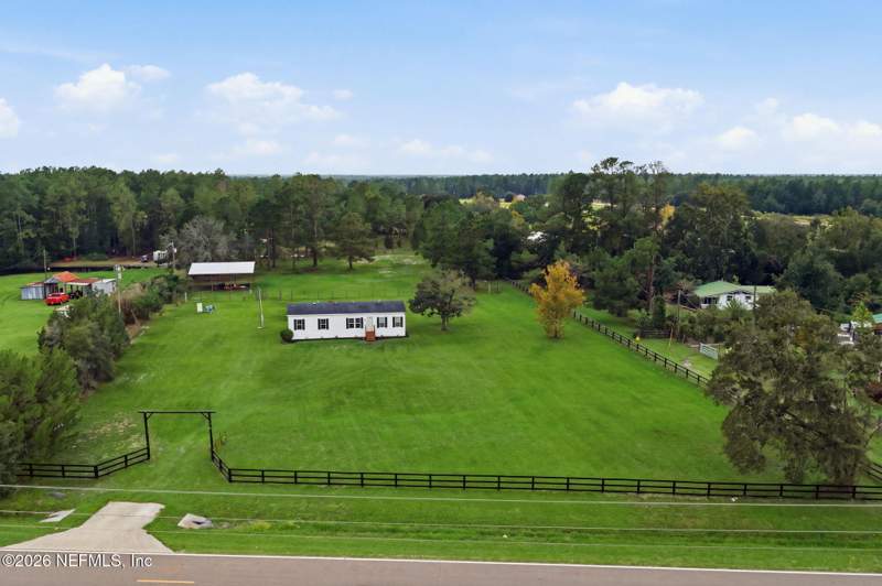 4 bedroom Mobile Home at 241830 County Road 121, Hilliard, Hilliard — photo 2