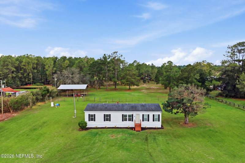 4 bedroom Mobile Home at 241830 County Road 121, Hilliard, Hilliard — photo 5
