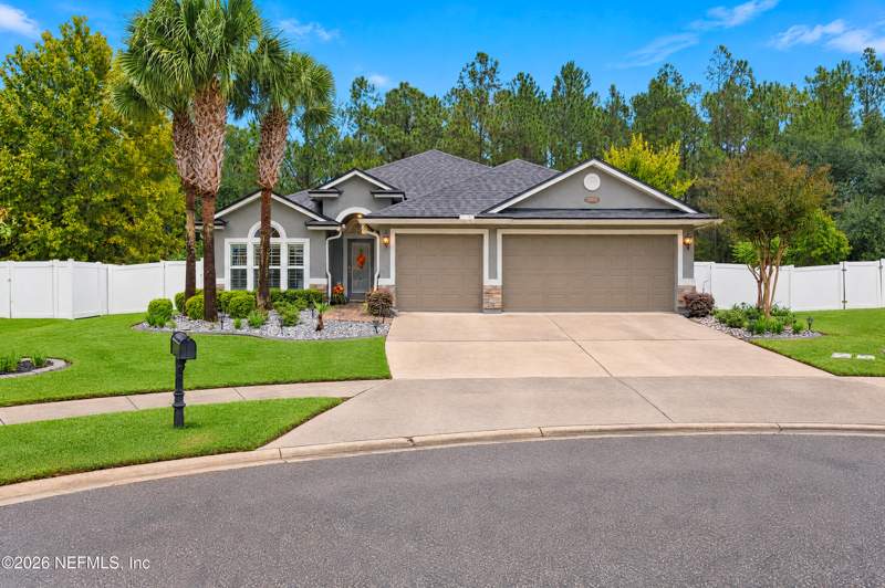 4 bedroom Single Family Residence at 10923 Black Diamond Court, Blue Lake Estates, Jacksonville — photo 3