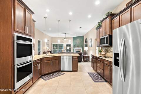 10923 Black Diamond Court, Jacksonville FL - photo 16 of 44