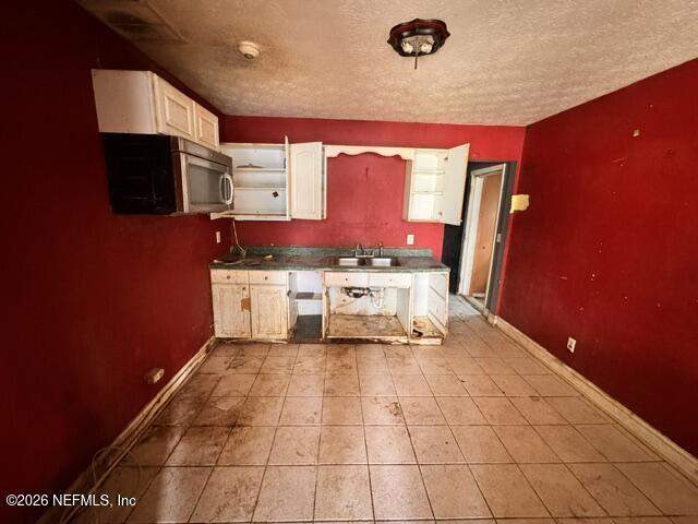 4 bedroom Single Family Residence at 7215 Karenita Drive, Cedar Hills Estates, Jacksonville — photo 4