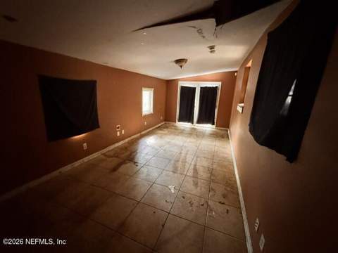 7215 Karenita Drive, Jacksonville FL - photo 7 of 27