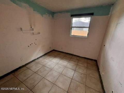 7215 Karenita Drive, Jacksonville FL - photo 13 of 27