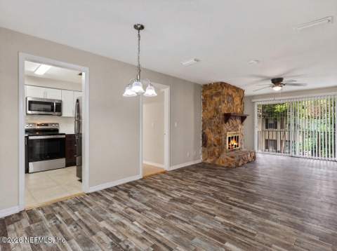 1672 El Camino Road #3, Jacksonville FL - photo 9 of 42