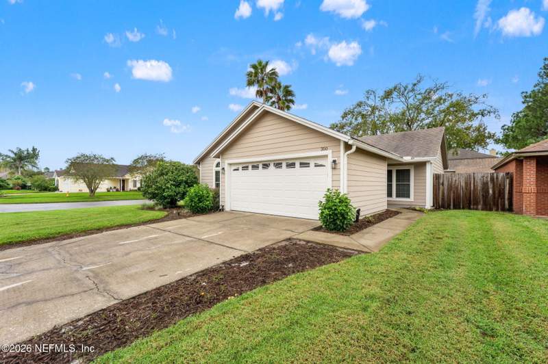 2 bedroom Single Family Residence at 350 Silent Brook Trail, Villas At Cross Crk, Jacksonville — photo 3