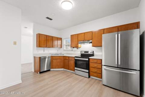 350 Silent Brook Trail, Jacksonville FL - photo 7 of 18