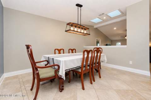 4735 Southern Pacific Drive, Jacksonville FL - photo 6 of 38