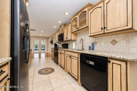 4735 Southern Pacific Drive, Jacksonville FL - photo 12 of 38