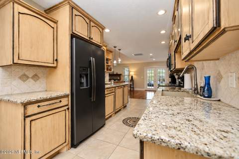 4735 Southern Pacific Drive, Jacksonville FL - photo 13 of 38