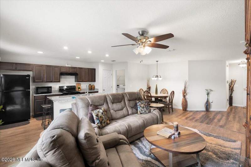 3 bedroom Single Family Residence at 8528 Osteen Street, Jax Heights, Jacksonville — photo 3