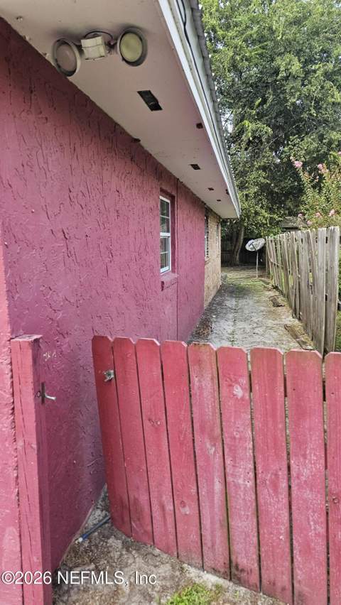 105 N Beech Street, Palatka FL - photo 9 of 11