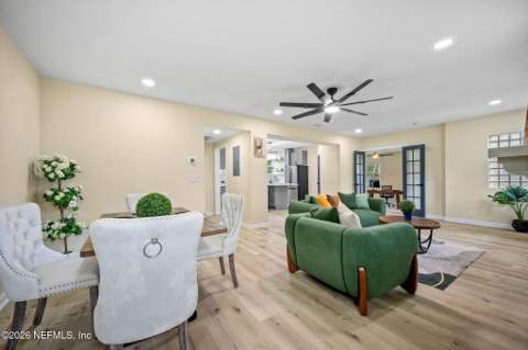 2290 Larchmont Road, Jacksonville FL - photo 8 of 46