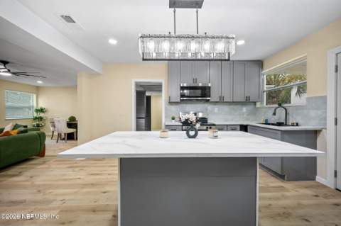 2290 Larchmont Road, Jacksonville FL - photo 14 of 46