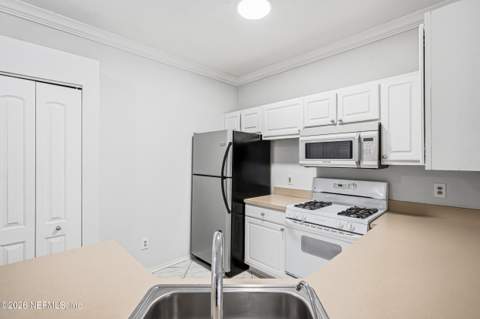 13810 Sutton Park Drive #1414, Jacksonville FL - photo 10 of 32