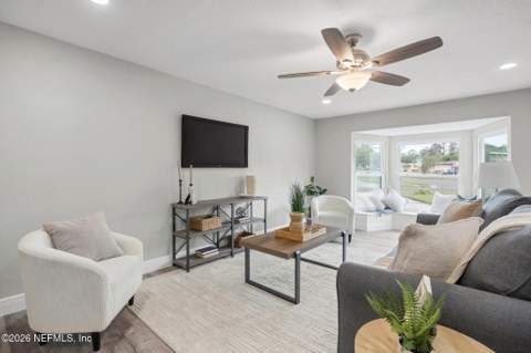 907 Crest Drive, Jacksonville FL - photo 13 of 46