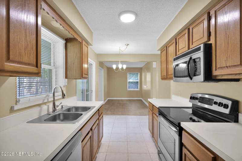 3 bedroom Single Family Residence at 6611 Starling Avenue, Greenfield Manor, Jacksonville — photo 5