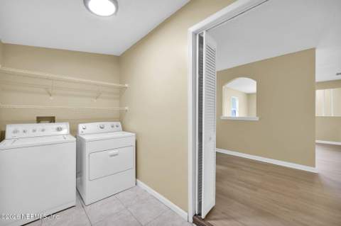 6611 Starling Avenue, Jacksonville FL - photo 7 of 37