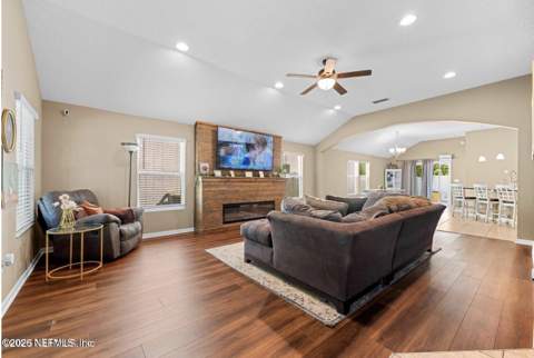 15708 Tisons Bluff Road, Jacksonville FL - photo 6 of 27