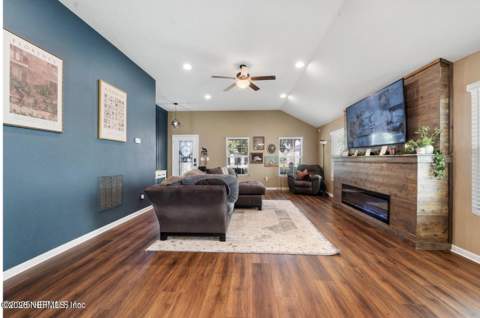15708 Tisons Bluff Road, Jacksonville FL - photo 8 of 27