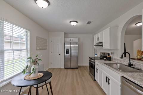 8067 Mactavish Way, Jacksonville FL - photo 14 of 42