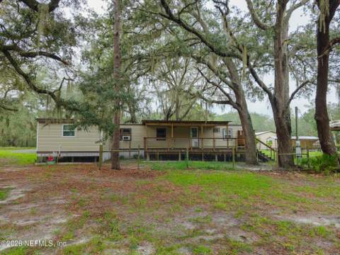 203 Pond Circle, Interlachen FL - photo 9 of 41