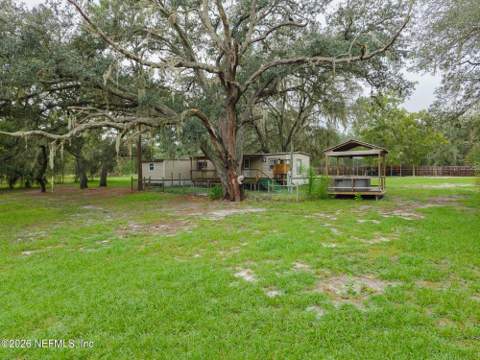 203 Pond Circle, Interlachen FL - photo 11 of 41