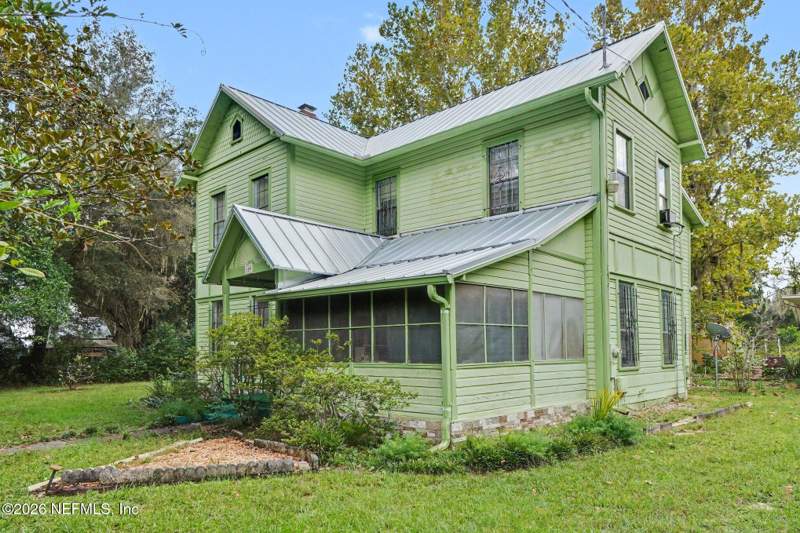 4 bedroom Single Family Residence at 109 E Washington, Not Validd, Interlachen — photo 3