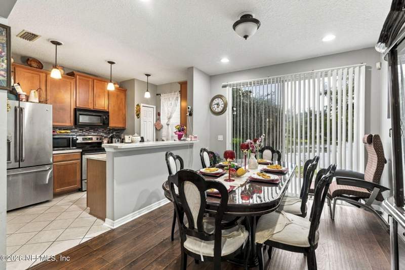 3 bedroom Single Family Residence at 3915 Buckthorne #B, Briar Oaks Townhomes, Orange Park — photo 4