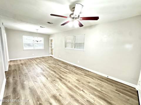 1048 Underhill Drive, Jacksonville FL - photo 8 of 44