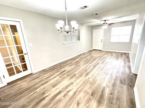 1048 Underhill Drive, Jacksonville FL - photo 10 of 44