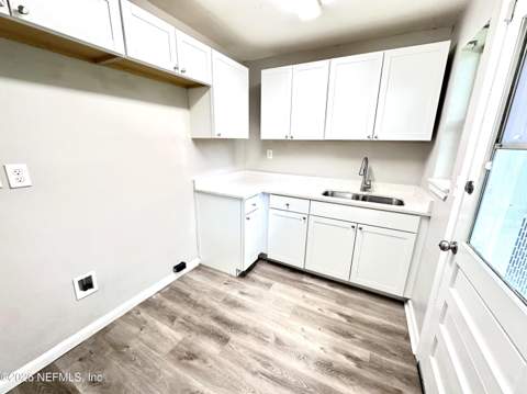 1048 Underhill Drive, Jacksonville FL - photo 13 of 44
