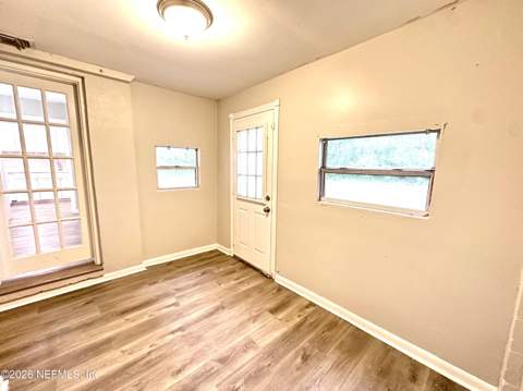 1048 Underhill Drive, Jacksonville FL - photo 19 of 44