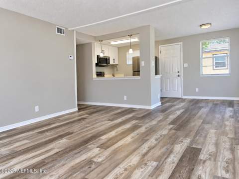 7727 Free Avenue, Jacksonville FL - photo 7 of 30