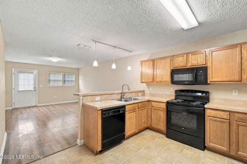 8409 Oden Avenue, Jacksonville FL - photo 7 of 16